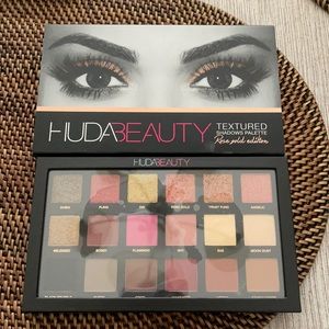 Huda Beauty Rose Gold Palette